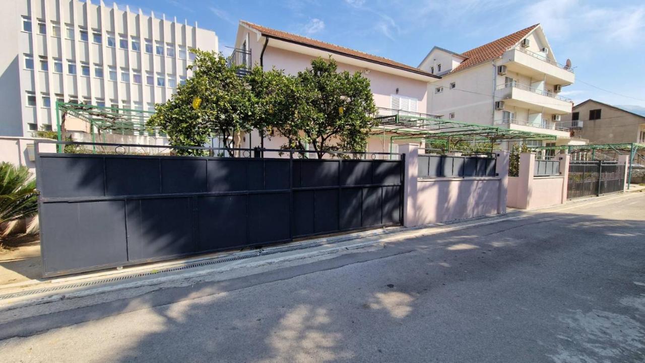 Ioannis Apartments Тиват Экстерьер фото