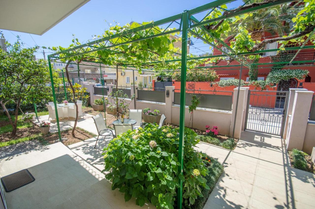 Ioannis Apartments Тиват Экстерьер фото